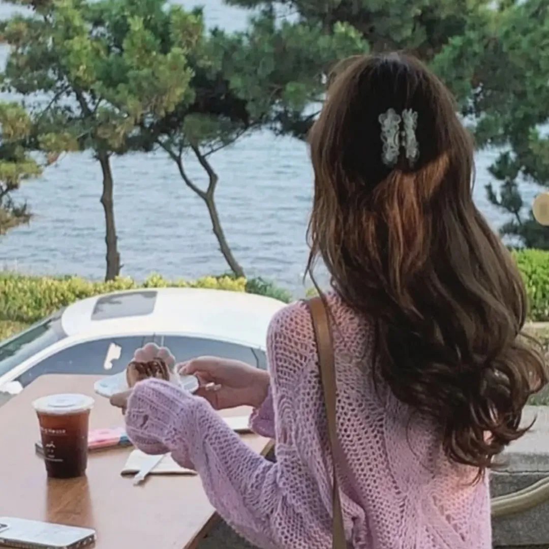 女孩舞步